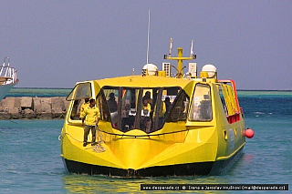 Jednou z turistických atrakcí Hurghady je i výlet lodí Seascope, která má upravené dno umožňující pohled na podmořský život.
