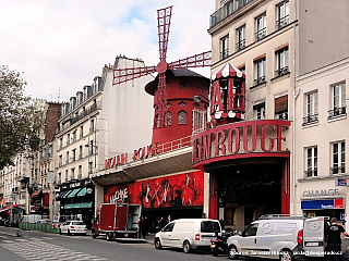 Moulin Rouge v Paříži