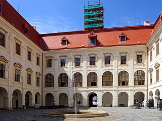 Zámek Holešov (Česká republika)