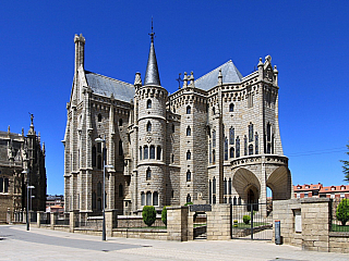 Biskupský palác ve španělském městě Astorga