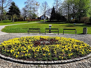 Květinová výzdoba v zámeckém parku (Zámek Stará ves na Ondřejnicí - Česká republika)