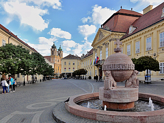Malebné maďarské městečko Székesfehérvár na vás dýchne historií