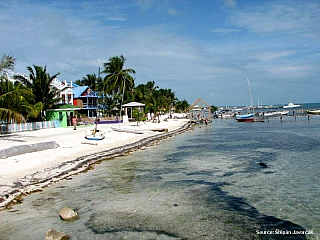 Belize - Ubytování a doprava