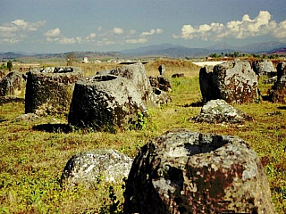 Planina džbánů - Plains of Jars