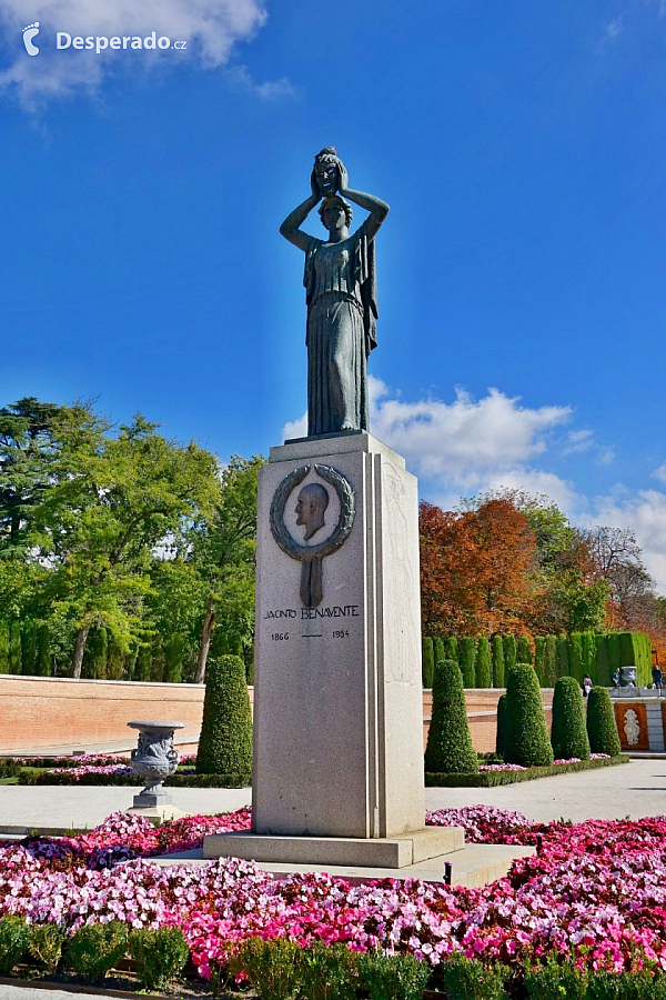 El Retiro Park v Madridu (Španělsko)