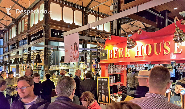 Tržiště Mercado de San Miguel v Madridu (Španělsko)
