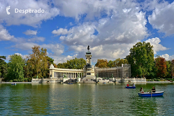 El Retiro Park v Madridu (Španělsko)