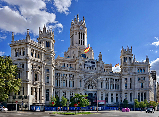 Palacio de Cibeles v Madridu (Španělsko)