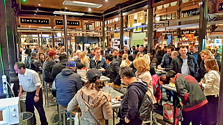 Tržiště Mercado de San Miguel v Madridu (Španělsko)