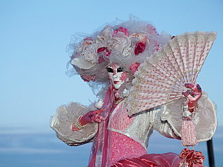 Jak navštívit karneval v Benátkách