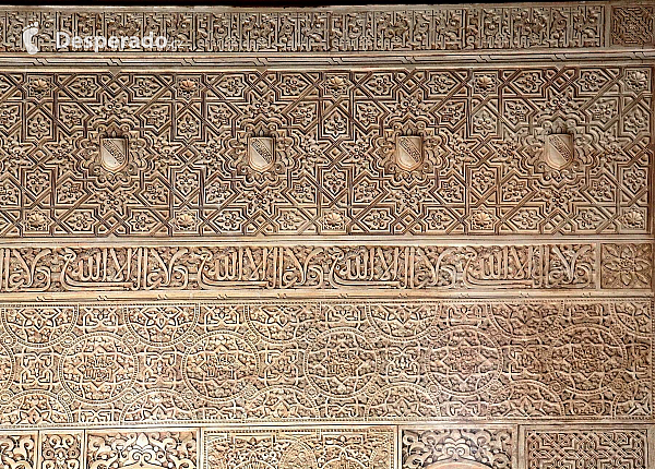 Alhambra - středověký komplex paláců a pevností nad Granadou (Andalusie - Španělsko)