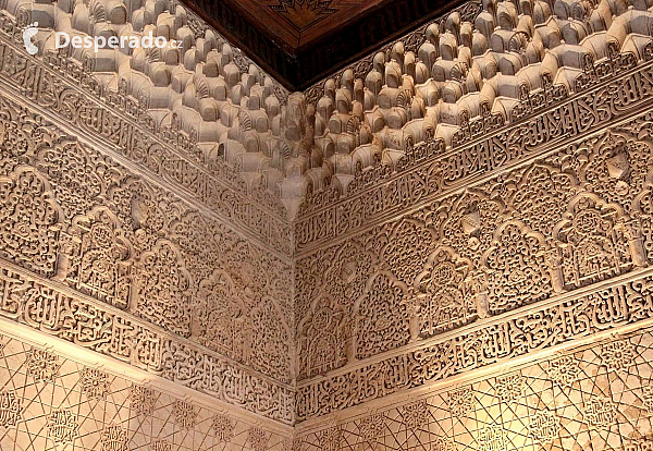 Alhambra - středověký komplex paláců a pevností nad Granadou (Andalusie - Španělsko)