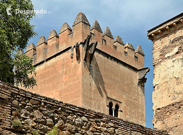 Alhambra - středověký komplex paláců a pevností nad Granadou (Andalusie - Španělsko)