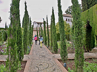 Alhambra - středověký komplex paláců a pevností nad Granadou (Andalusie - Španělsko)