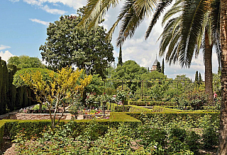 Alhambra - středověký komplex paláců a pevností nad Granadou (Andalusie - Španělsko)