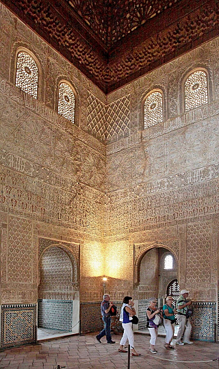 Alhambra - středověký komplex paláců a pevností nad Granadou (Andalusie - Španělsko)