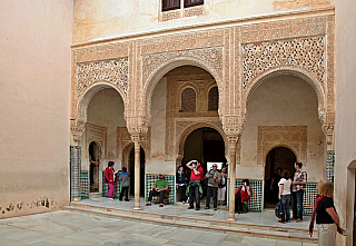 Alhambra - středověký komplex paláců a pevností nad Granadou (Andalusie - Španělsko)