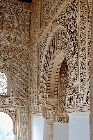 Alhambra - středověký komplex paláců a pevností nad Granadou (Andalusie - Španělsko)