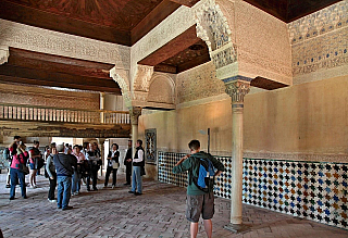 Alhambra - středověký komplex paláců a pevností nad Granadou (Andalusie - Španělsko)