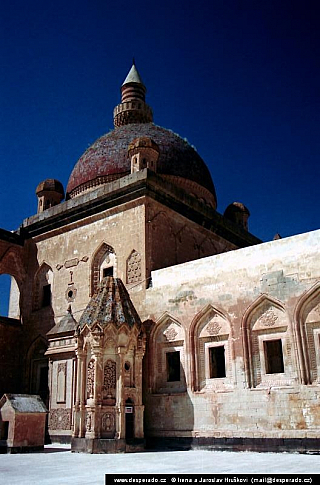 Palác Ishak Pasha poblíž Doğubayazıt (Turecko)