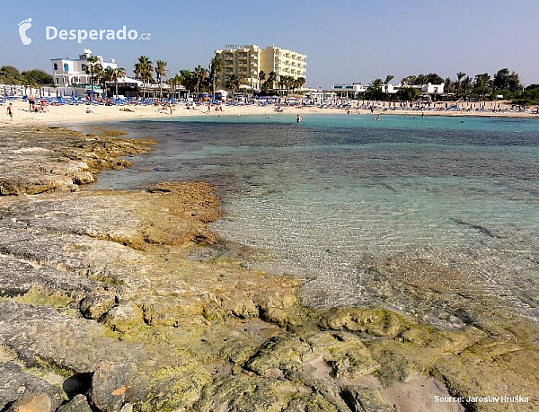 Pláž v letovisku Ayia Napa (Kypr)