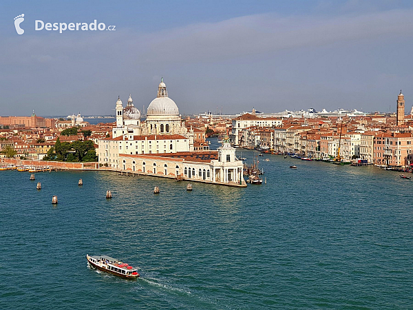 Kostel Santa Maria della Salute a vstup do Velkého kanálu (Benátky - Itálie)