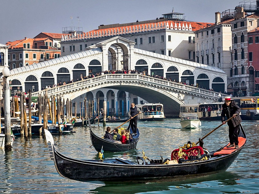 Velký kanál a most Rialto (Benátky - Itálie)
