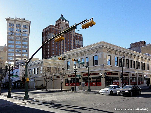 El Paso – texaské město na hranici s Mexikem