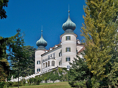 Zámek Artstetten u údolí Wachau (Rakousko)