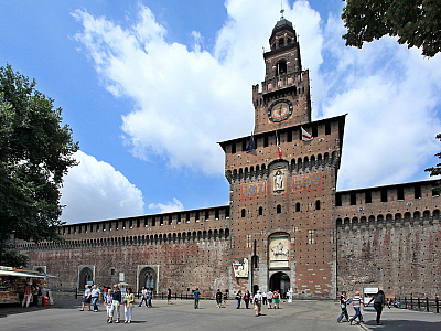 Hrad rodiny Sforzů (Castello Sforzesco) v Milánu (Lombardie - Itálie)