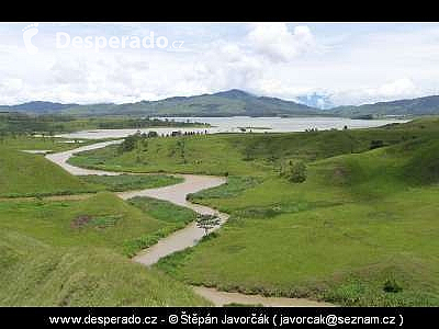 Trek k jezeru Jonky (Papua New Guinea)