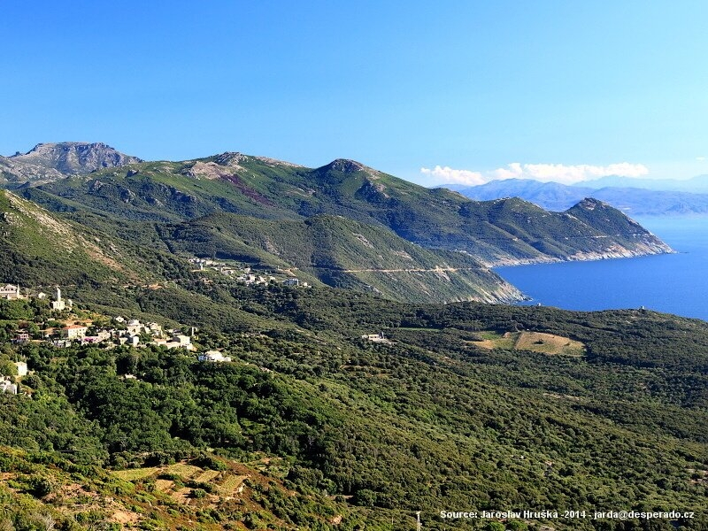 Úžasné výhledy vám nabídne poloostrov Cap Corse (Francie)