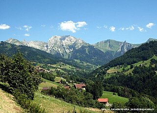 Horská krajina nabízí úžasné výhledy - Savojské Alpy (Francie)