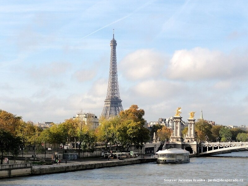 Eiffelova věž v Paříži (Francie)