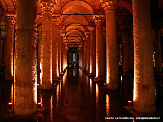 Podzemní cisterna Yerebatan Sarnici v Istanbulu