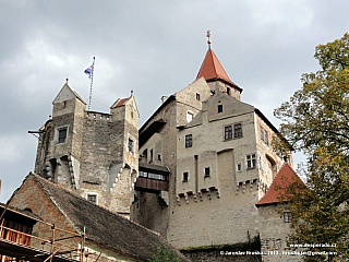 Hrad Pernštejn (video)