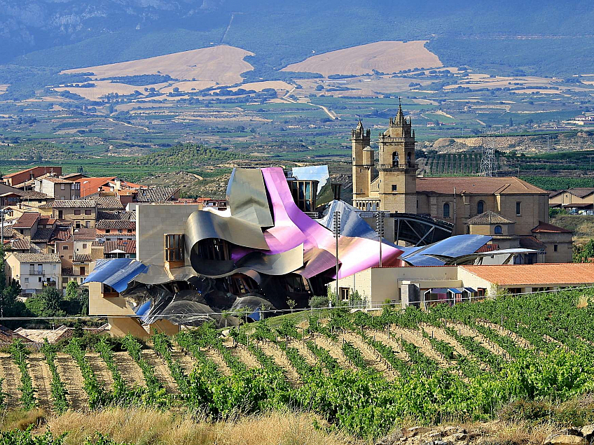 Vinařství Bodegas Marquéz de Riscal v Elciegu (Španělsko)