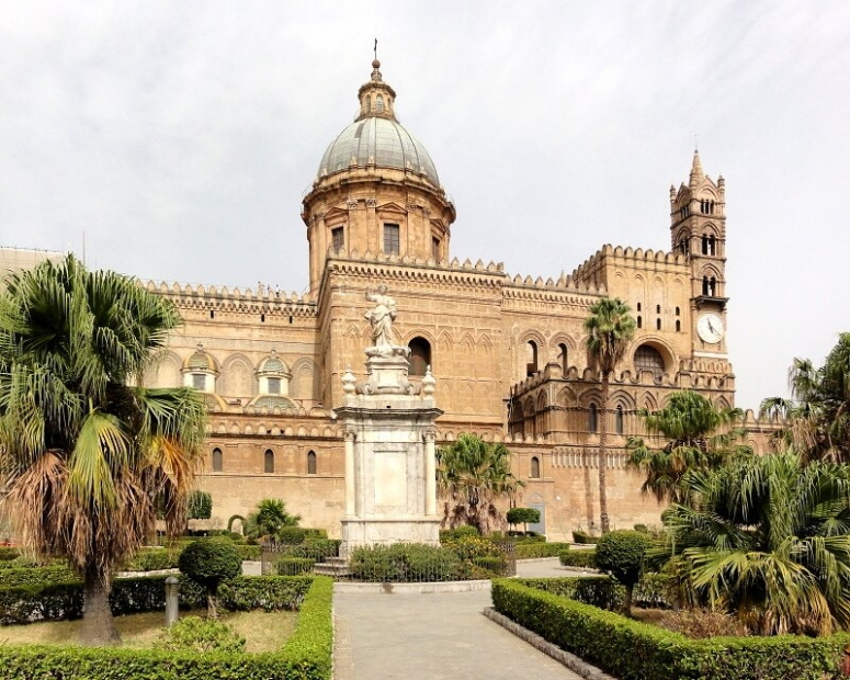 Katedrála v Palermu na Sicílii (Itálie)