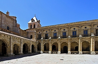 Basílica de San Isidoro v Leonu (Španělsko)