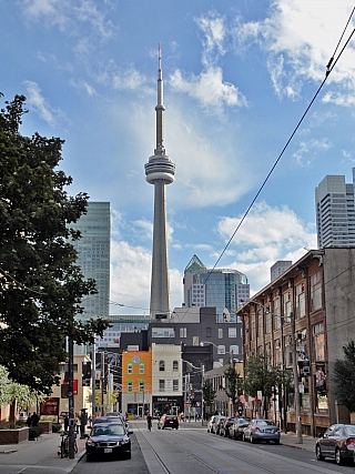 CN Tower v Torontu (Kanada)