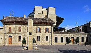 Bodegas Marquéz de Riscal najdete v Elciegu (Baskicko - Španělsko)