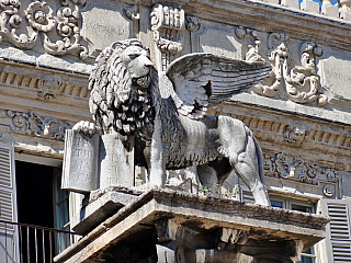 Benátský lev ve Veroně (Itálie)