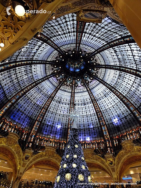 Nákupní galerie Lafayette v Paříži (Francie)