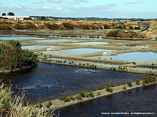 Solná pole Marais Salants s 2000 hektary plochy s historií těžby soli od středověku