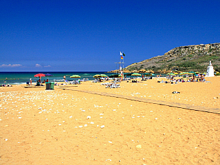 Ramla Bay a mytická jeskyně Kalypsó