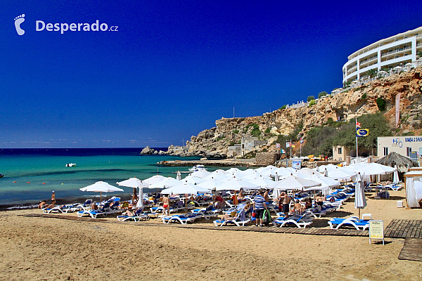 Nejkrásnější písečná pláž je Golden Bay (Malta)