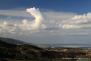 Výhled do krajiny od kostela San Michel de Murato na Korsice (Francie)