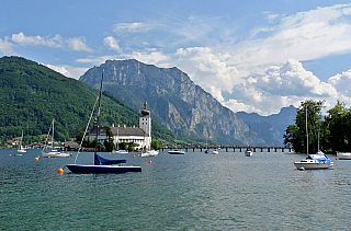 Vodní zámek Ort na břehu Traunsee (Salzkammergut - Rakousko)