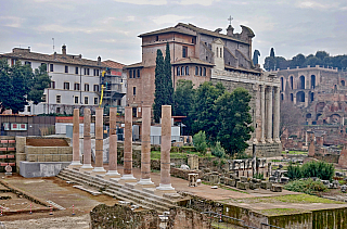 Forum Romanum v Římě (Itálie)