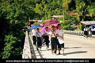 Školáci ve Vang Vieng (Laos)